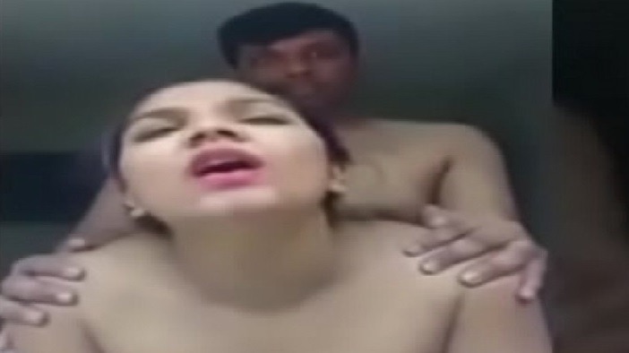 Hindustani desi girl ke sex ki choda chodi ashleel video